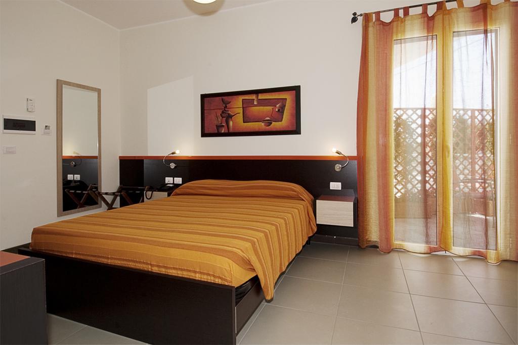Hotel Miramare Gallipoli Δωμάτιο φωτογραφία